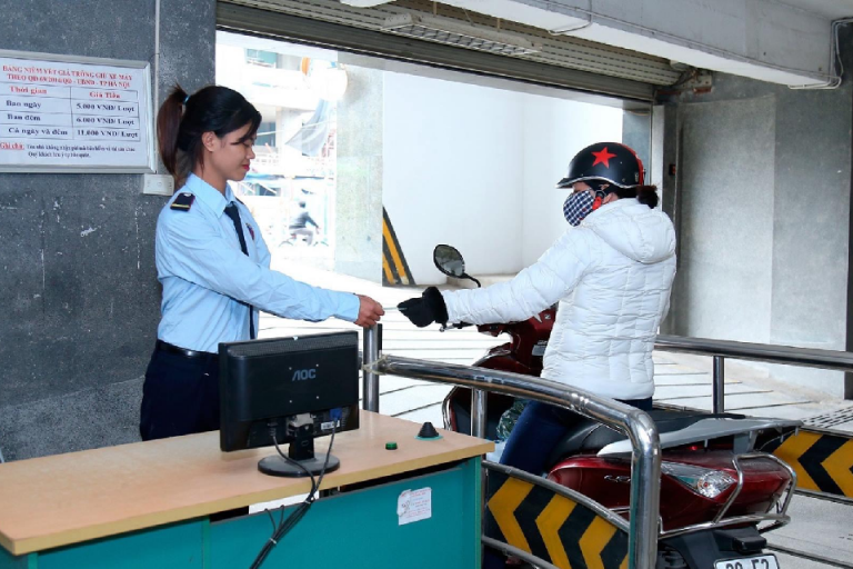 So Sánh Giá Dịch Vụ Bảo Vệ Giữ Xe